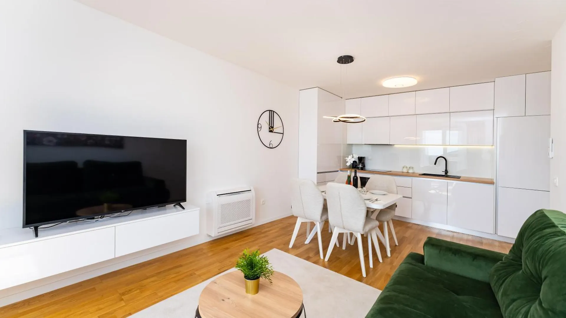 Dalmatian Breeze Apartment Brodarica